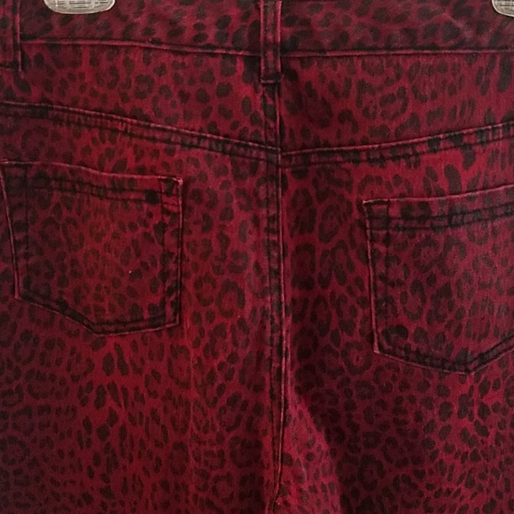 Red Leppard Print Jeans - Picture 3 of 7